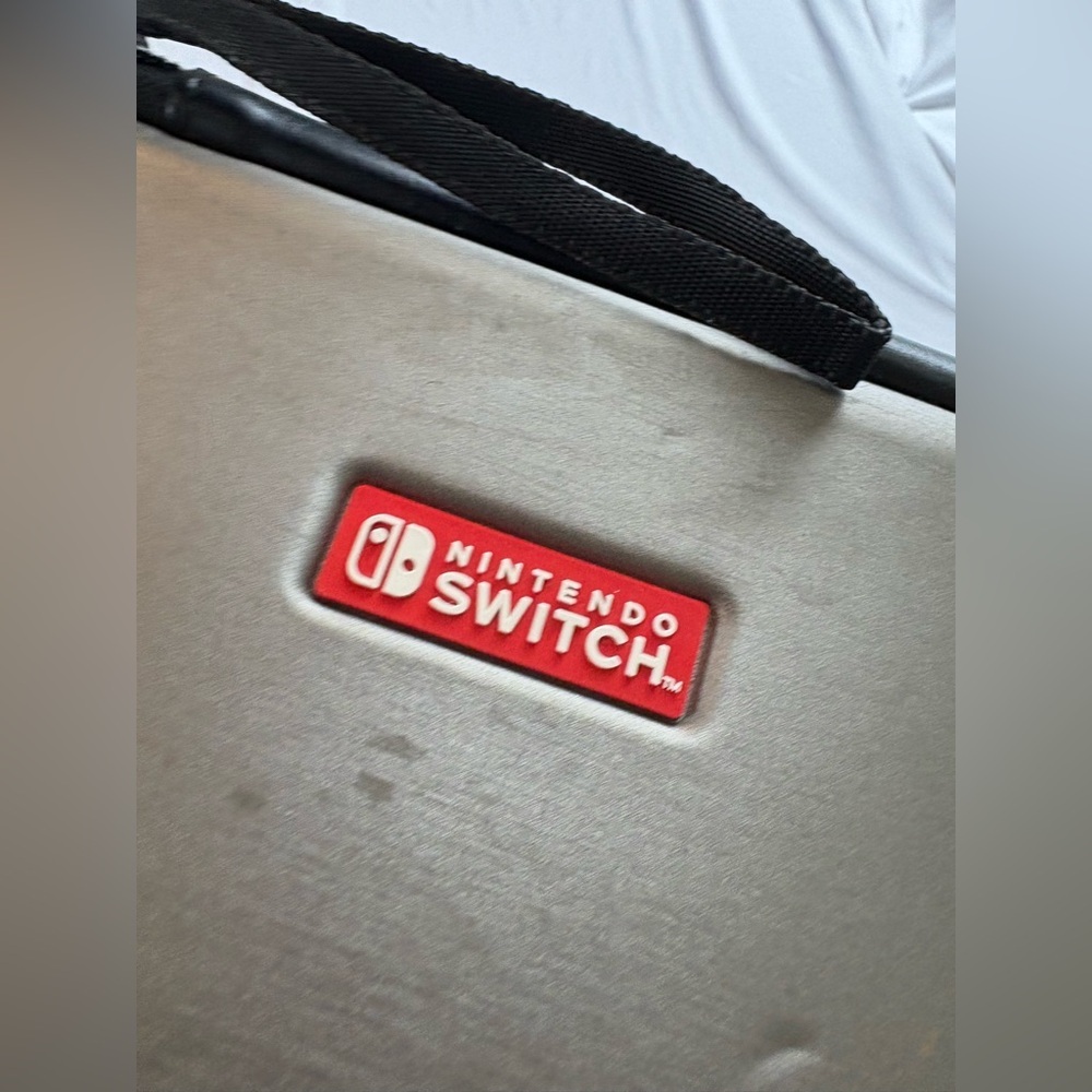 Nintendo switch Case - Picture 3 of 5